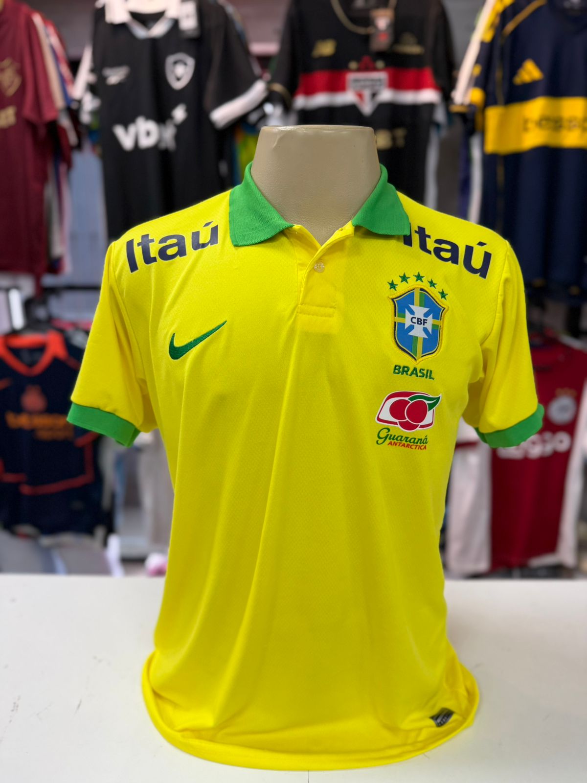 Nacional Premium - Brasil amarela polo guarana
