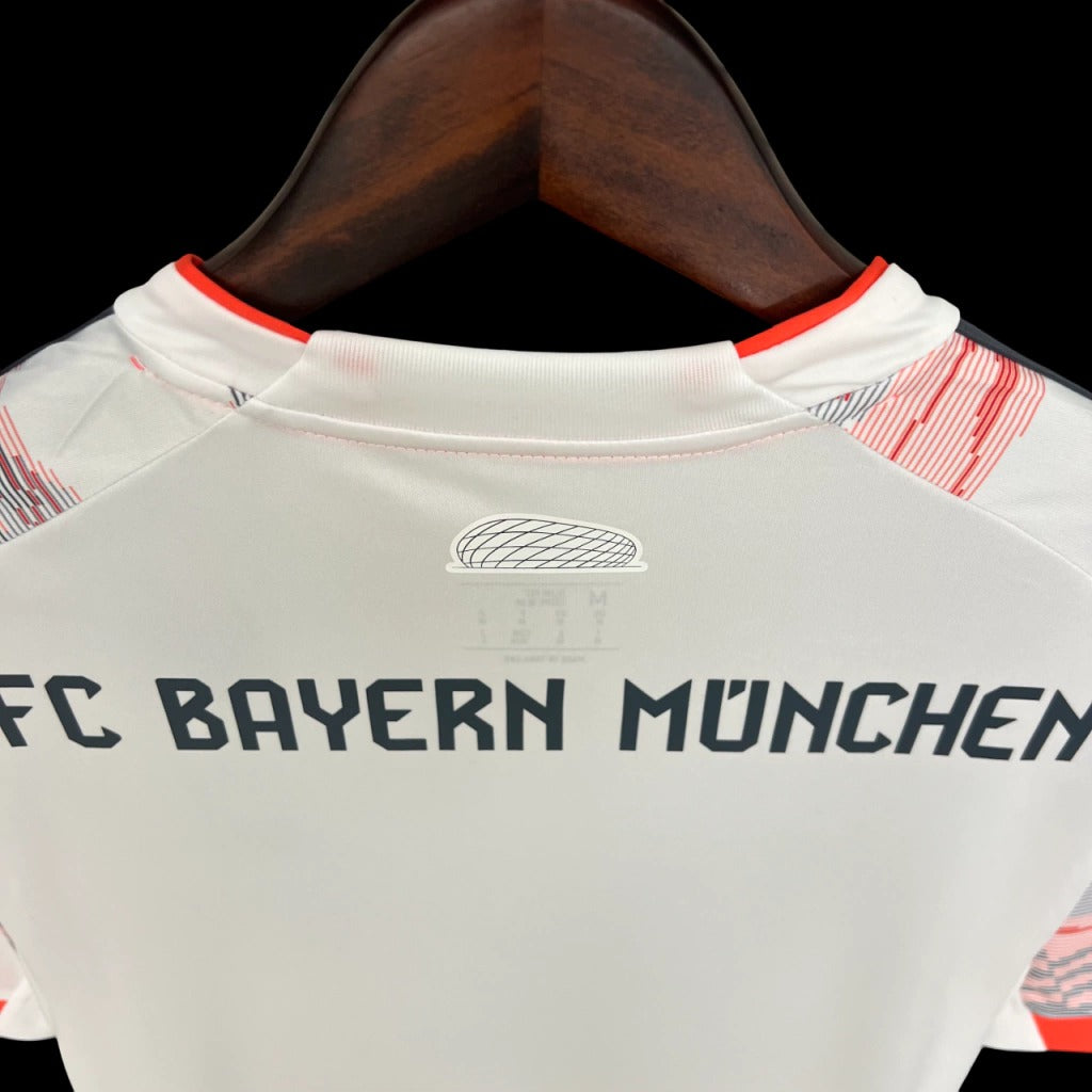 Modelo torcedor - Bayern de Munique II 2025/26