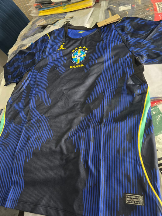 Modelo Torcedor - Brasil Jordan uniforme 2 - copa 2026