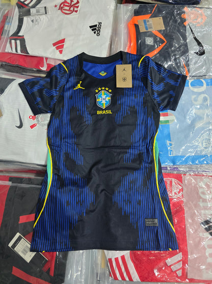 Modelo Torcedor Feminina - Brasil Jordan uniforme 2 - copa 2026
