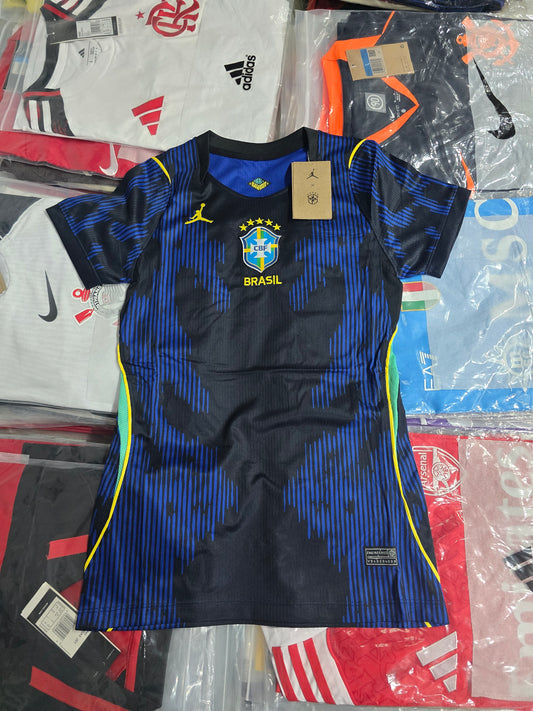 Modelo Torcedor Feminina - Brasil Jordan uniforme 2 - copa 2026