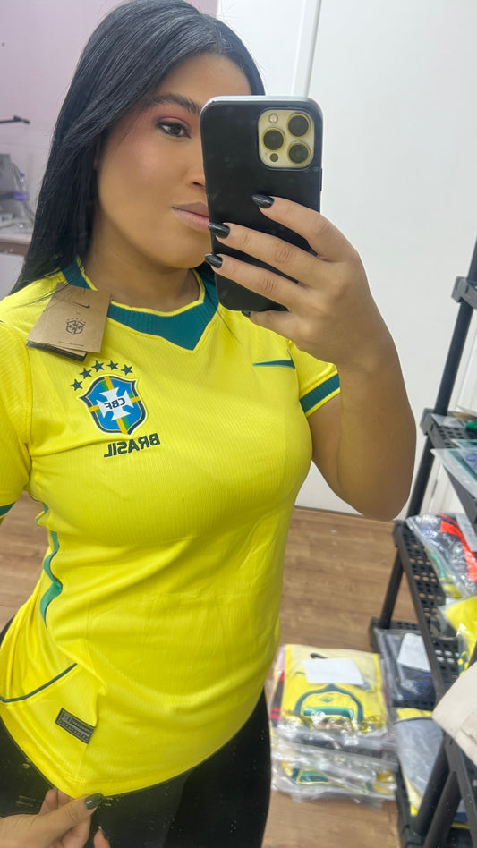Modelo Torcedor Feminina - Brasil amarela copa 2026