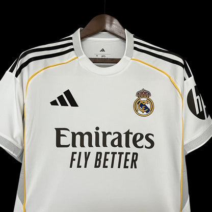 Modelo torcedor - Real Madrid I 2025/26 Branca