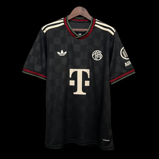 Modelo torcedor - Bayern de Munique III 2025/26