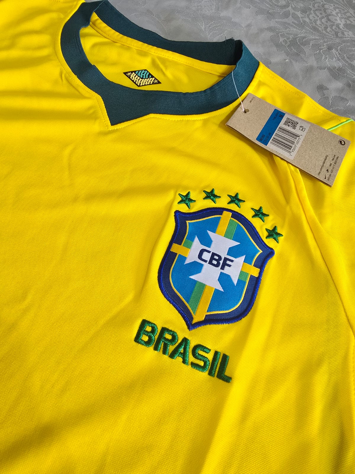Modelo Torcedor - Brasil amarela copa 2026